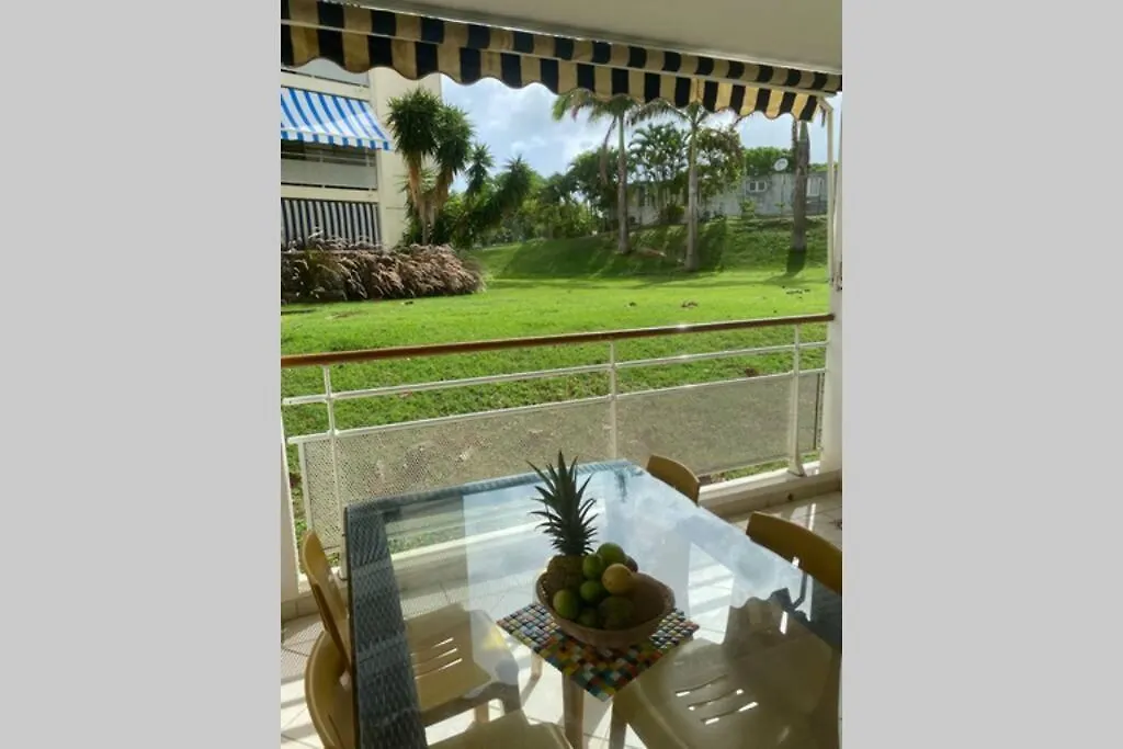 Appartement Location vacances Fun sous les gommiers Sainte-Luce
